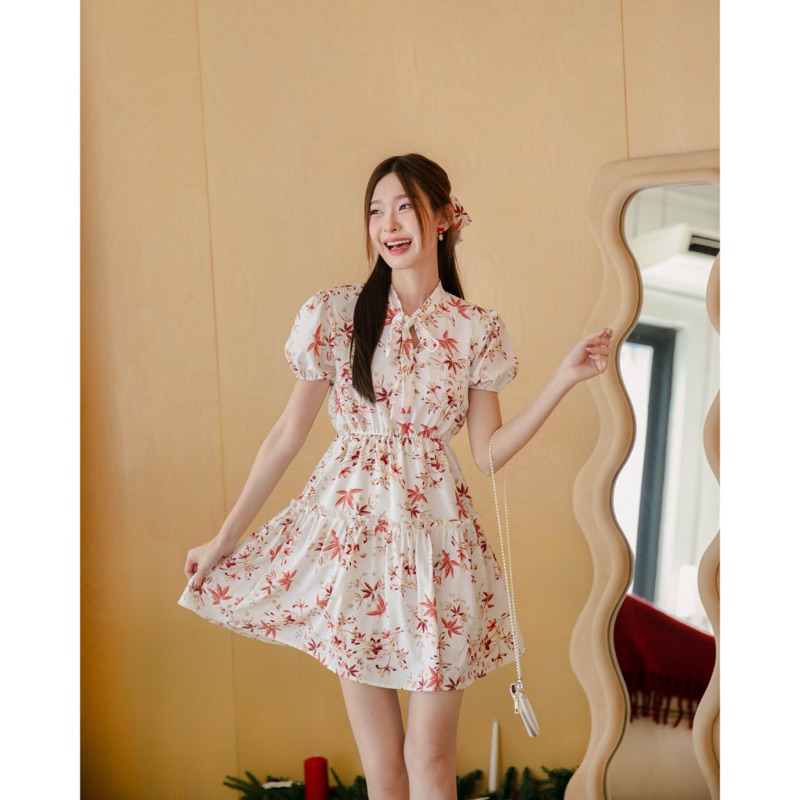 ส่งต่อเดรส Labelle clothing brand