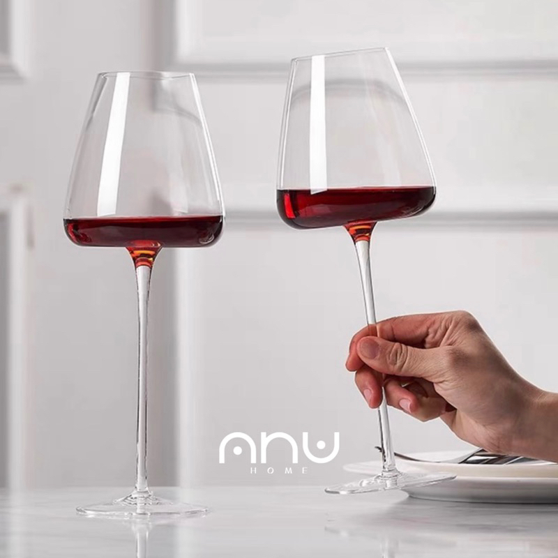 Crystal Wine Glass Tall แก้ว Crystal สำหรับดื่มไวน์ทรงสูง ก้นแก้วบาน และงุ้มที่ปลายแก้ว กักเก็บกลิ่นของไวน์