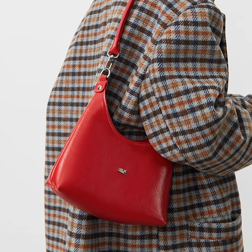 พร้อมส่ง กระเป๋า 90s Handbag จากแบรนด์ CryingCenter สีแดง ของแท้