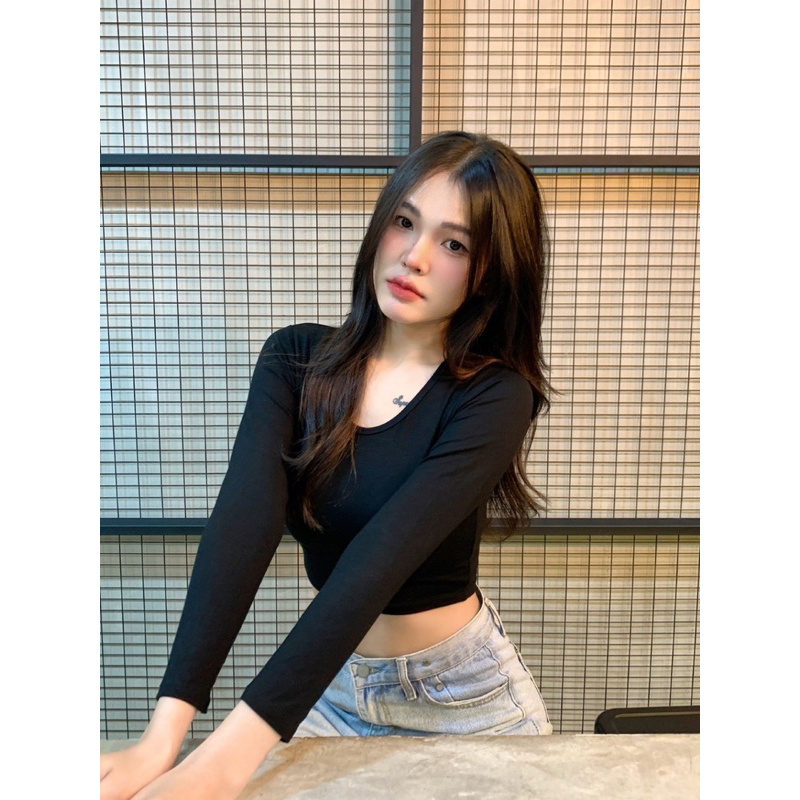 เสื้อครอปแขนยาว ทรงคอกลม ผ้าเรย่อน 🧨 ยืดเยอะมาก สาวอวบใส่ได้ y2k นางแบบใส่งานจริง