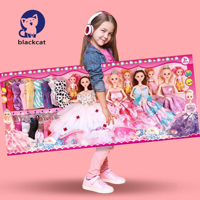 【Blackcat】เซ็ทตุ๊กตาบาร์บี้ ของเล่นเด็กผู้หญิง ตุ๊กตาบาร์บี้แต่งตัว อุปกรในกล่องเครื่องประดับหวีมีชุดให้