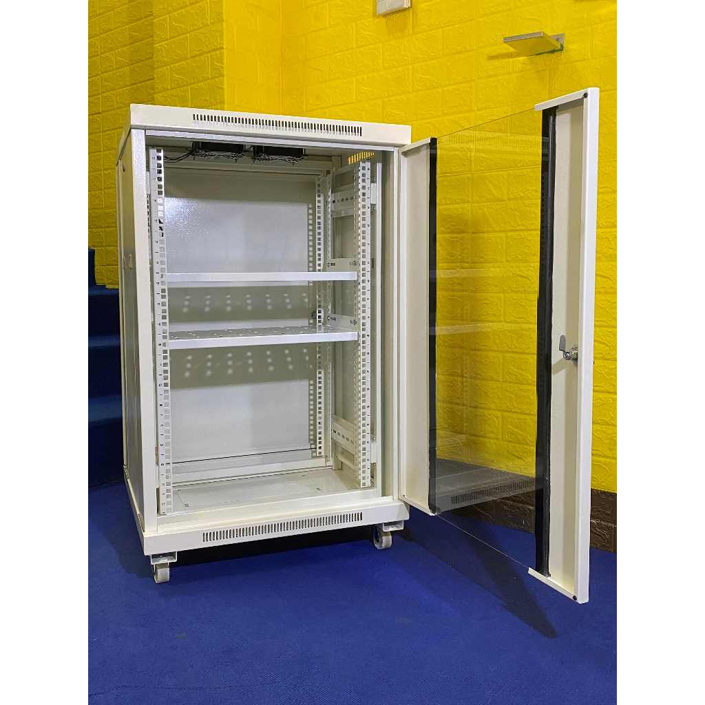 ตู้แร็ค 19 " Network Cabinet ขนาด 18 U ลึก 60 CM. แถมฟรีพัดลม 2 ตัวและถาดรองอุปกรณ์ 2 ชิ้น