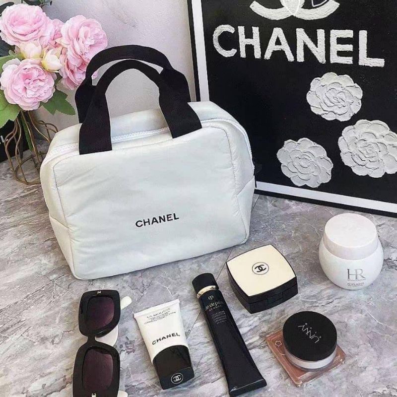 กระเป๋าถือชาแนล ใส่เครื่องสำอางใส่ของจุกจิก 𝟭𝟲*𝟮𝟮*𝟰 งานซิปมีซับด้านใน สวยมาก