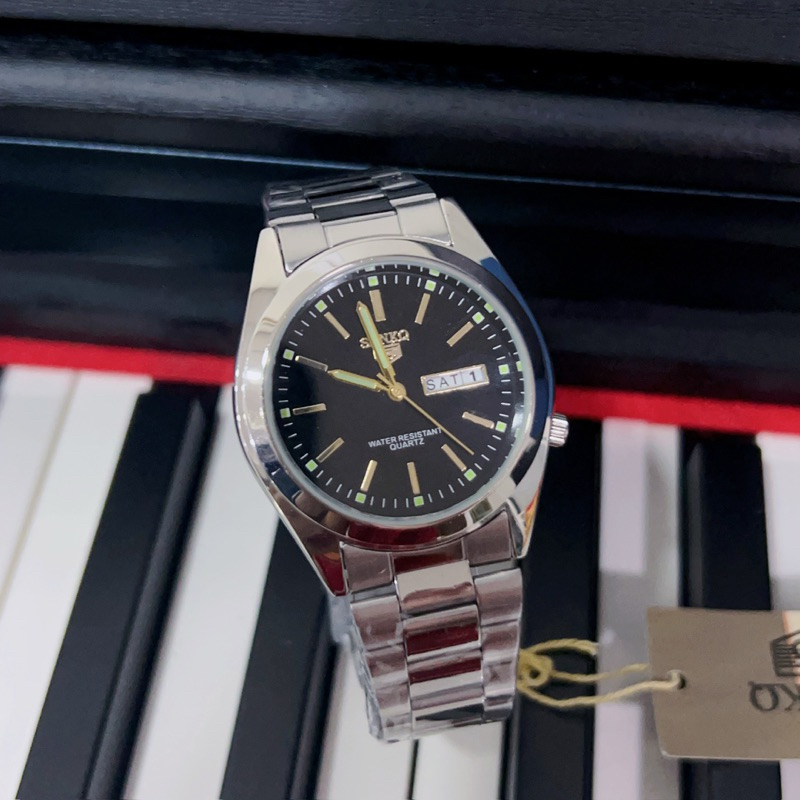 นาฬิกาวันที่สัปดาห์ ยี่ห้อSenkq หน้าปัดขีดเล็ก เข็มมีพรายน้ำ สายสแตนเลส หน้าปัด38mm งานสวยหรูหรา