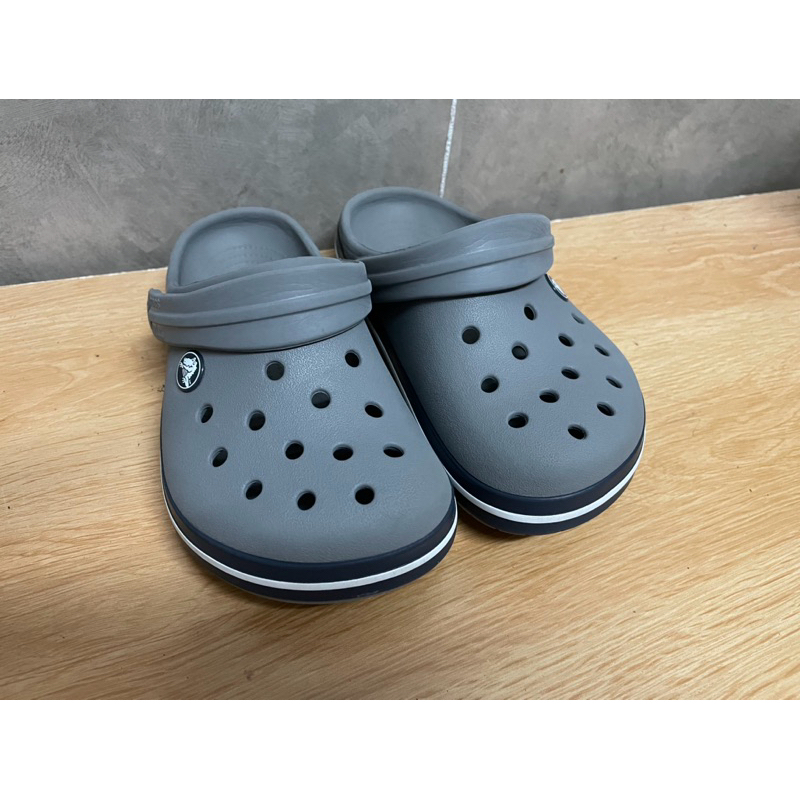 ร้องเท้าแตะ    Crocs