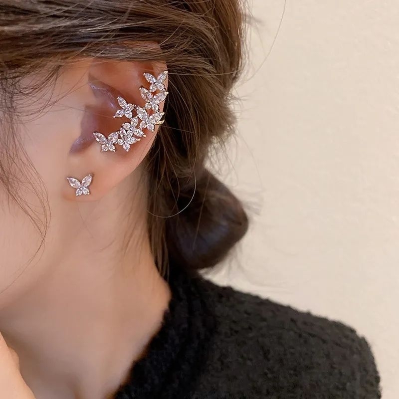 ต่างหูแบบหนีบผีเสื้อคริสตัลเซ็ท • Crystal Butterfly Ear cuff Set