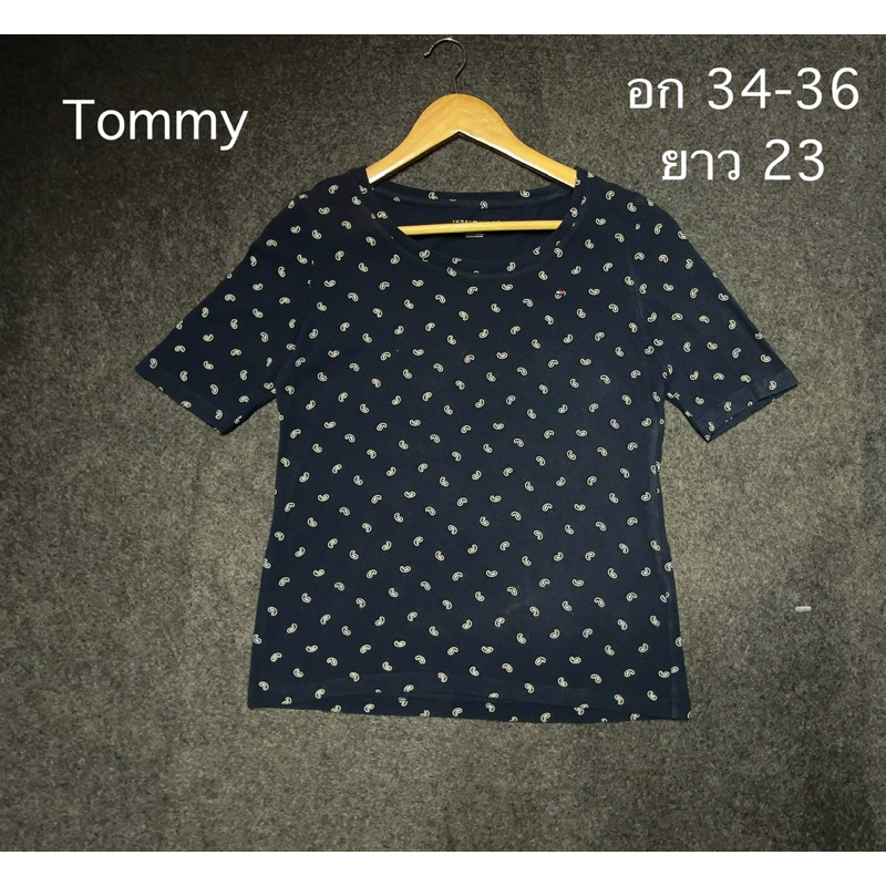 Tommy ทอมมี่ เสื้อยืดแขนสั้น สกรีนลายทั้งตัว ovp มือสองของแท้สภาพดีมาก