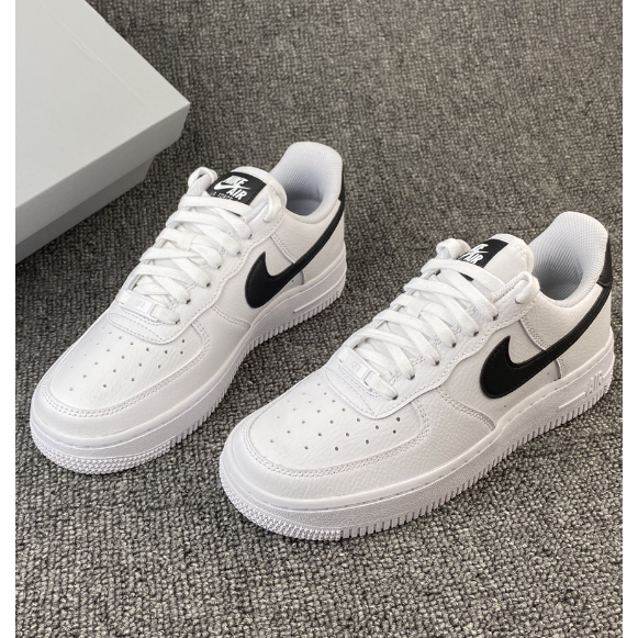 （ของแท้ 100 %）Nike Air Force 1 Low White and Black