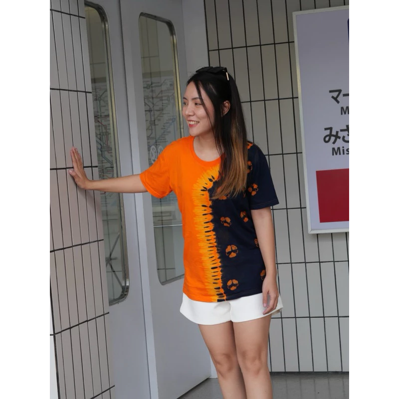 เสื้อยืดมัดย้อม ครามกัดลาย แบบที่ 2
