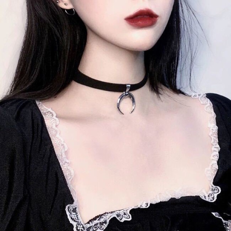 พร้อมส่งจากไทย (J06) สร้อยคอโชกเกอร์สายฝอ choker สไตล์โกธิค ฮาโลวีน จี้พระจันทร์เสี้ยว ออกแนวแม่มดเวทมนต์นิดๆ