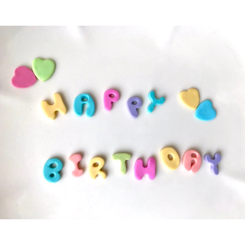 น้ำตาลตกแต่งเค้ก ตัวอักษร กินได้ ชุด Happy Birthday จำนวน 13 ตัวอักษร