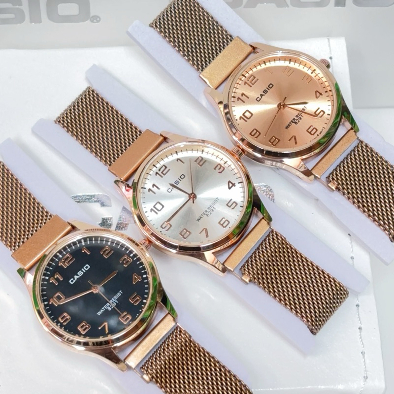 นาฬิกาCasio มี3สี หน้าปัดเป็นแบบตัวเลขล้วน ดูเวลาด้วยเข็ม สายเป็นแบบแม่เหล็ก