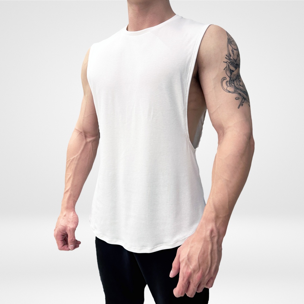 Mad Monsoon เสื้อกล้ามแขนกุด ช่วงแขนเว้าลึก ผ้า Premium Cotton นุ่มยืด ใส่ออกกำลังกาย สีขาว White