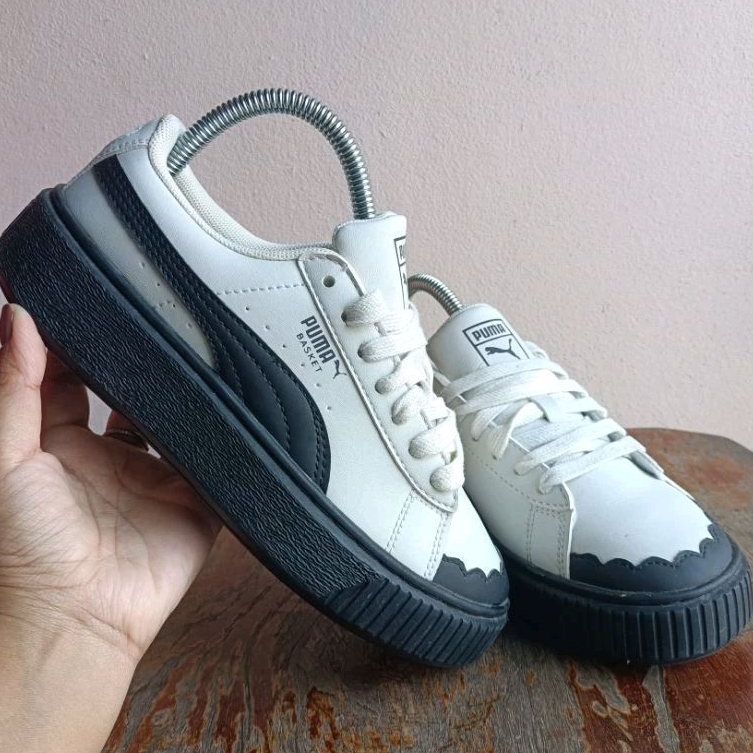 รองเท้าผ้าใบสีขาว-ดำ PUMA  BASKETแท้ (ไซส์36.5/22.5cm.)