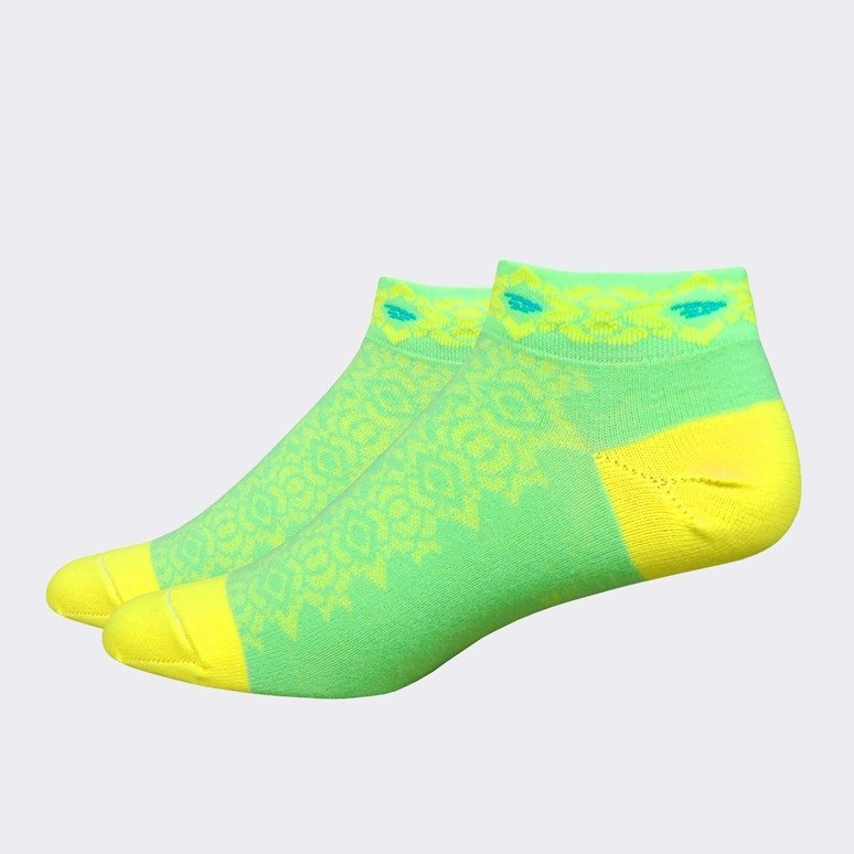 ถุงเท้า DeFeet CHANTILLY 2" HI-VIS GREEN