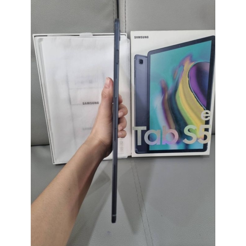 Samsung Galaxy Tab S5E มือสอง ฟรีเคสคีย์บอร์ด  (ทักแชทก่อนสั่งซื้อ)
