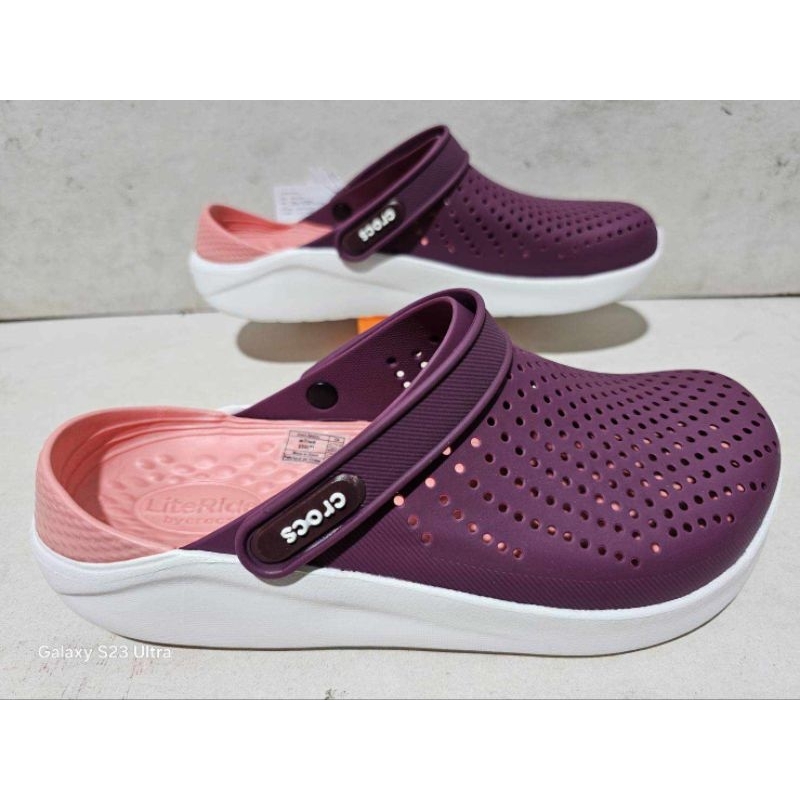 Crocs Lite Ride Clog รองเท้าแตะ แบบลำลอง มาใหม่สุดฮิต ใส่ได้ทุกเพศ มีส่วนลดราคา
