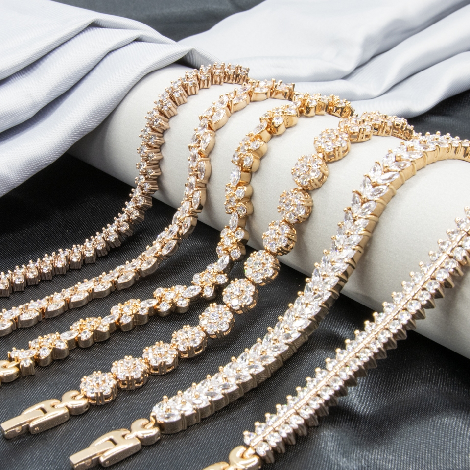 สร้อยข้อมือเพชร สีโรสโกลด์ (Rose Gold) Vayo Jewelry