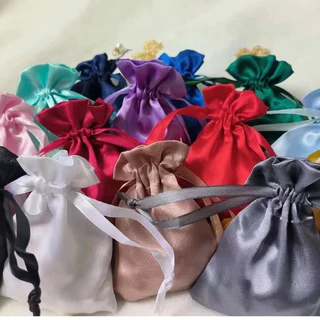 🌻พร้อมส่งในไทย🌻ถุงผ้าซาติน หูรูด ถุงใส่เครื่องประดับ ใส่ของขวัญ หลากสี มี3ขนาด