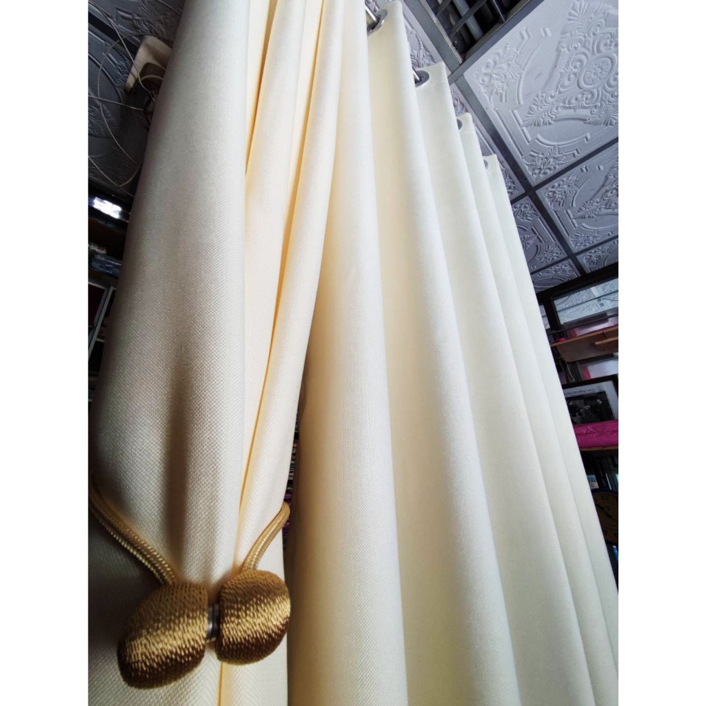 แนะนำ ผ้าม่าน ผ้าม่าน กว้าง 200 x สูง 250 หรือ 260 หรือ 270 ซม (กว้างxสูง) ลายเรียบหรู1 กั้นแอร์ สำเร็จรูป ห่วงตาไก่ กันแสงUV เนื้อหนา ราคาพิเศษ มีเก็บเงินปลายทาง