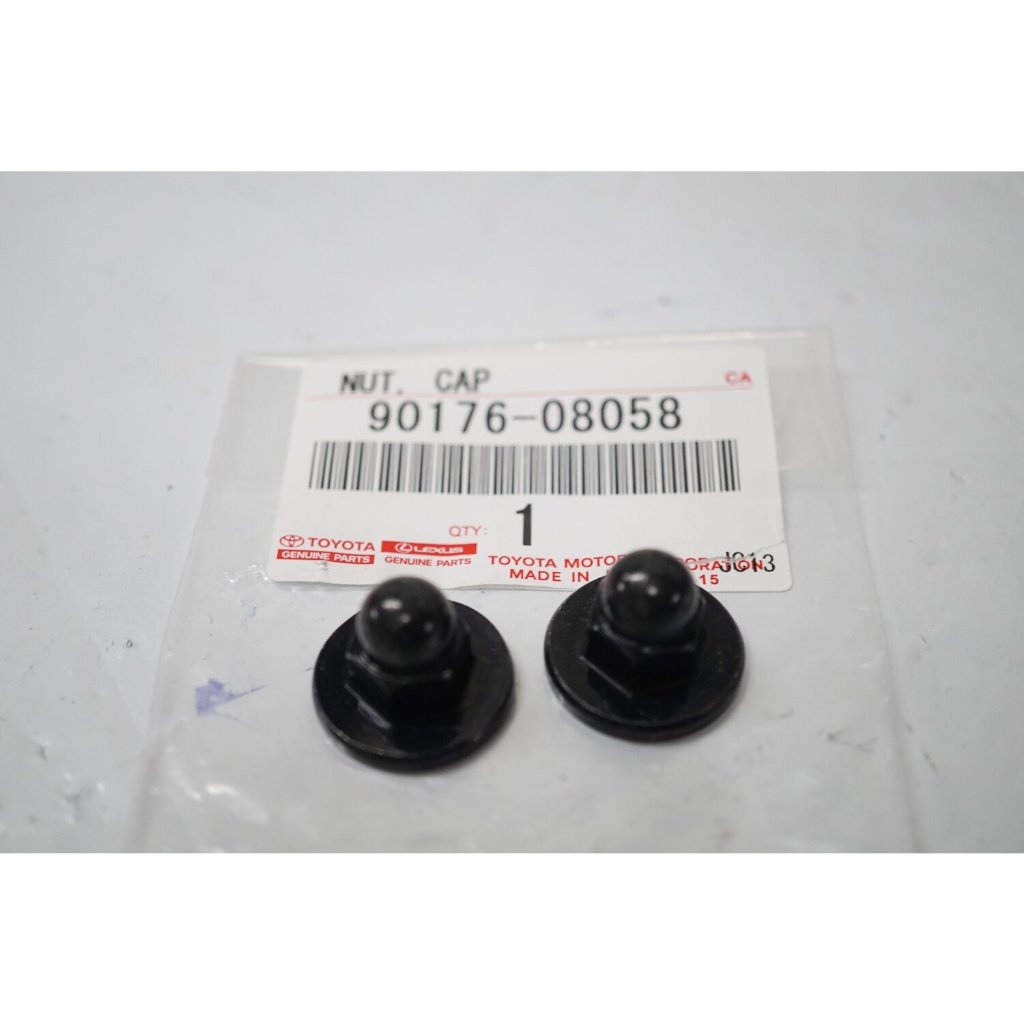 น็อตยึดฝาครอบเครื่อง น๊อตตัวผู้ TOYOTA REVO 90176-08058/90116-06048
