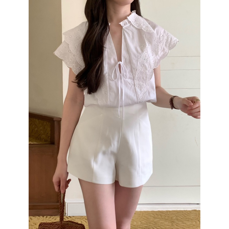 ส่งต่อ NOMADE.& พร้อมส่ง  Acai Top {เสื้อระบายแขนล้ำผ้าฉลุ}