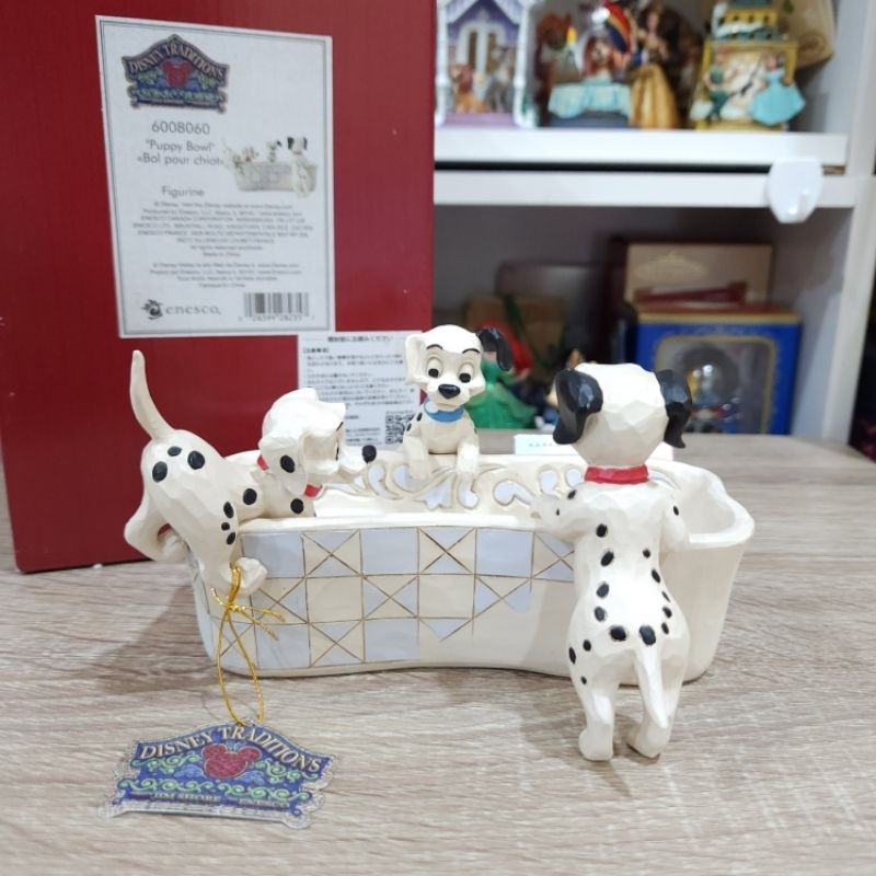 พร้อมส่ง🌟 Disney Traditions JIM SHORE ENESCO - 101 Dalmatians " Puppy Bowl"
