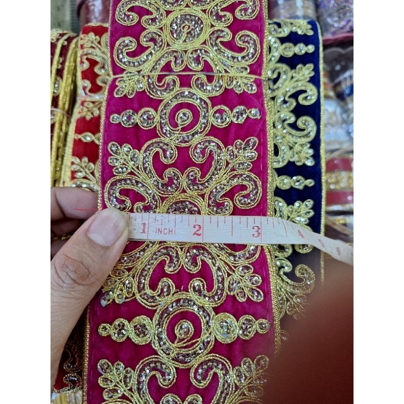 แถบดิ้นอินเดีย ลายดอกไม้ สีทองสวยงามหน้ากว้าง3นิ้ว