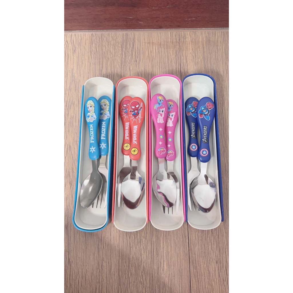 ชุดช้อนส้อมเด็กลายการ์ตูน***สินค้าพร้อมส่ง*** (เลือกลายได้เลยจร้า)