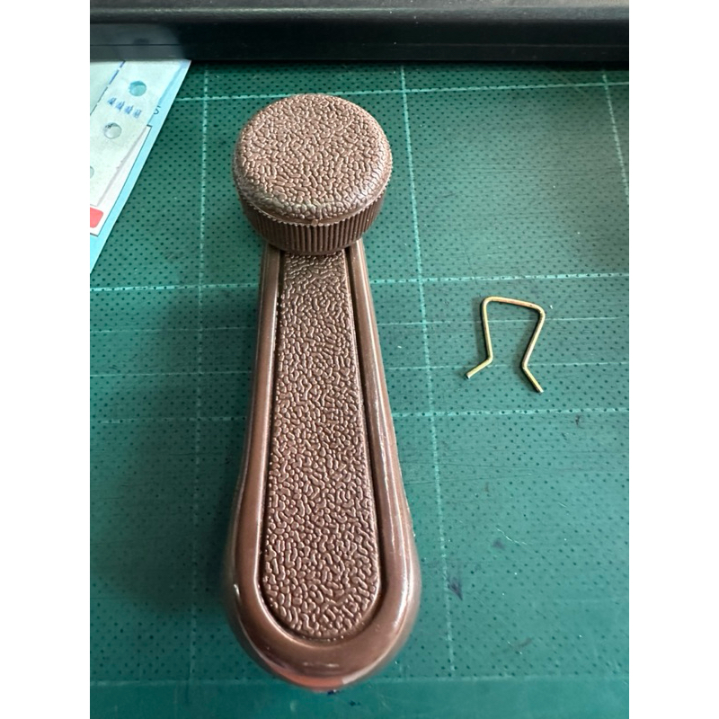 มือหมุนกระจกประตู HINO ทุกรุ่น สีน้ำตาล