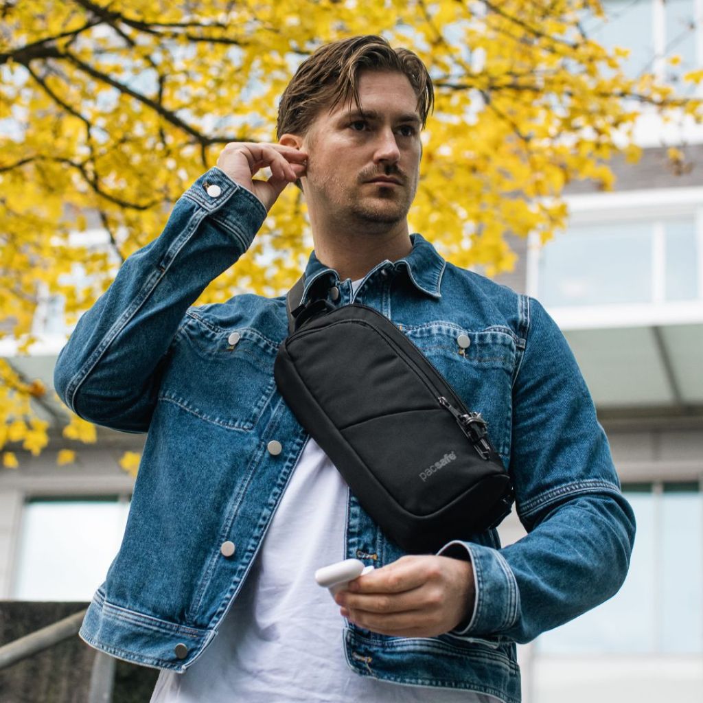 Pacsafe V ACTION SLING (VIBE 150 SLING PACK) ANTI-THEFT กระเป๋าคาดอก กระเป๋ากันขโมย
