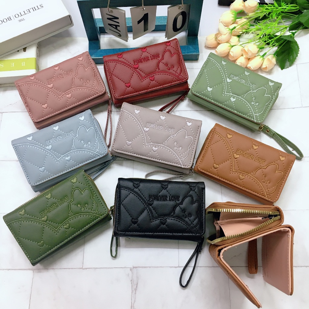 DD085กระเป๋าสตางค์ ใบกลาง3พับ น่ารัก👛👛 ช่องซิป 1 ช่อง ️ช่องใส่บัตร 8 ช่อง ️ใส่แบงค์เต็มใบได้