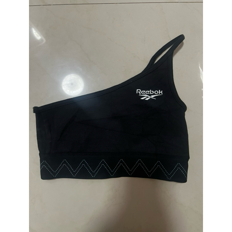 Reebok x Gigi Hadid เสื้อสายเดี่ยว