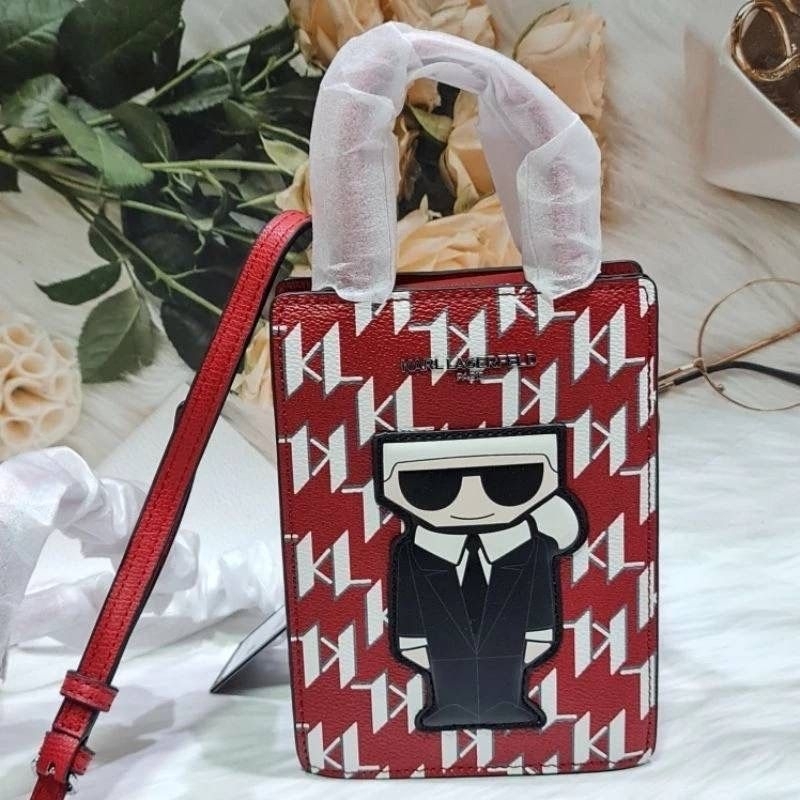 ❤️❤️กระเป๋าสะพาย/ถือได้ NEW Karl Lagerfeld  MAYBELLE MONOGRAM CELL PHONE BAG

สีแดงขาว ลายสวยมากกก