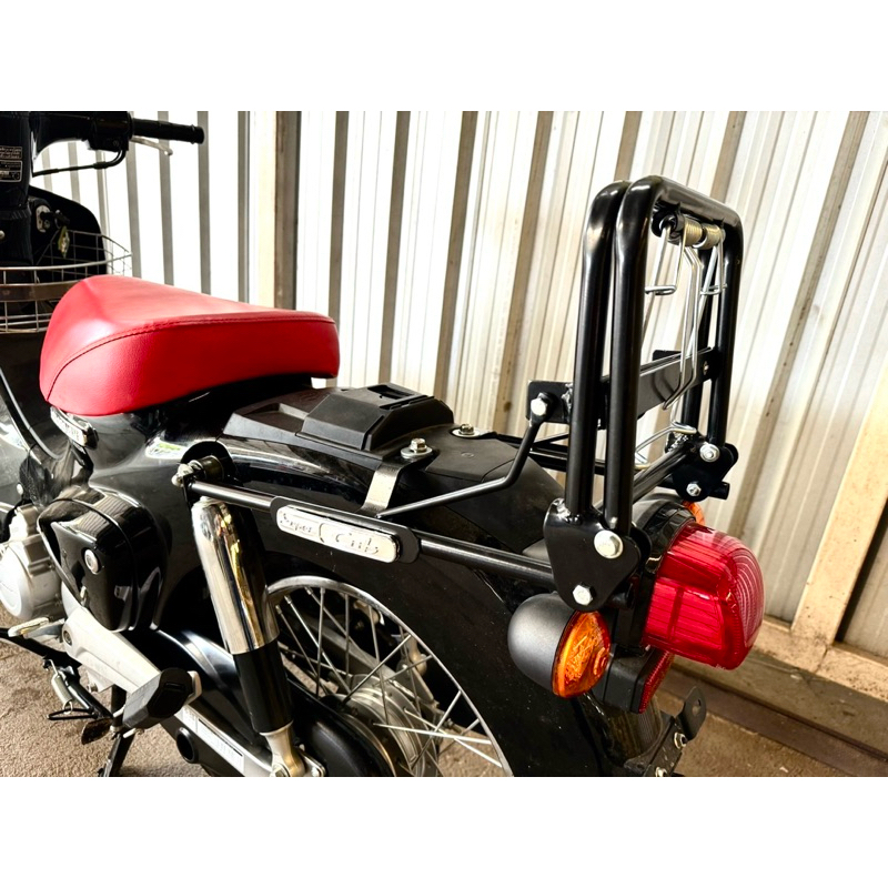 ตะแกรงท้ายพับ Super Cub (รุ่นเบาะยาว 2022-ถึงปัจจุบัน) มีสปริงท้าย พับเก็บได้ ดีไซน์ไม่เหมือนใคร