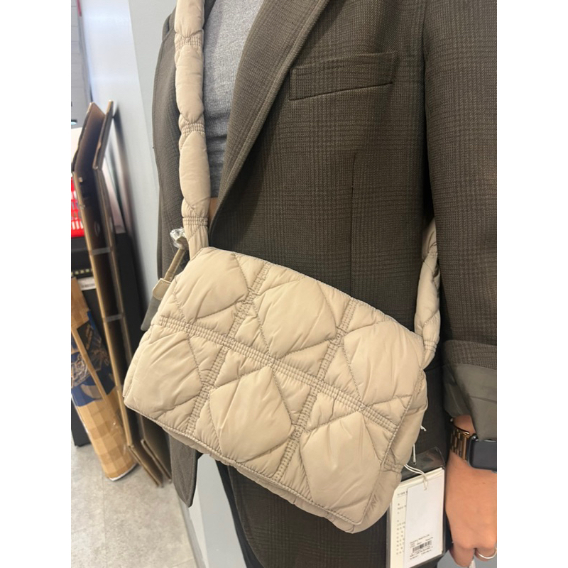 Carlyn Lane สี Taupe