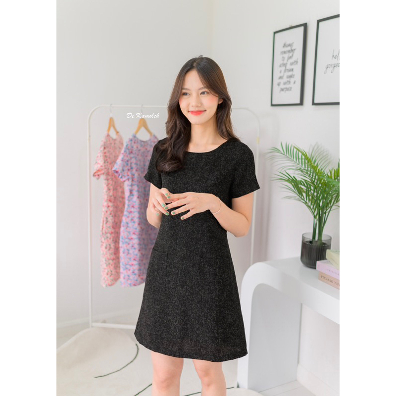 DeKamolch - Rune dress เดรสสีดำ ผ้าชาแนลทวิตญี่ปุ่น 2 กระเป๋า