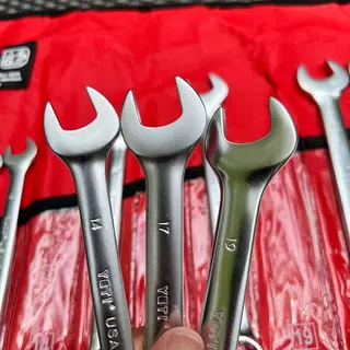 ชุดสุดคุ้ม ได้ 3 อย่าง ชุดบล็อก Euro King Tools ชุดประแจ แหวน YETI ของแท้ 100% สุดคุ้ม (สินค้าพร้อมส่ง)