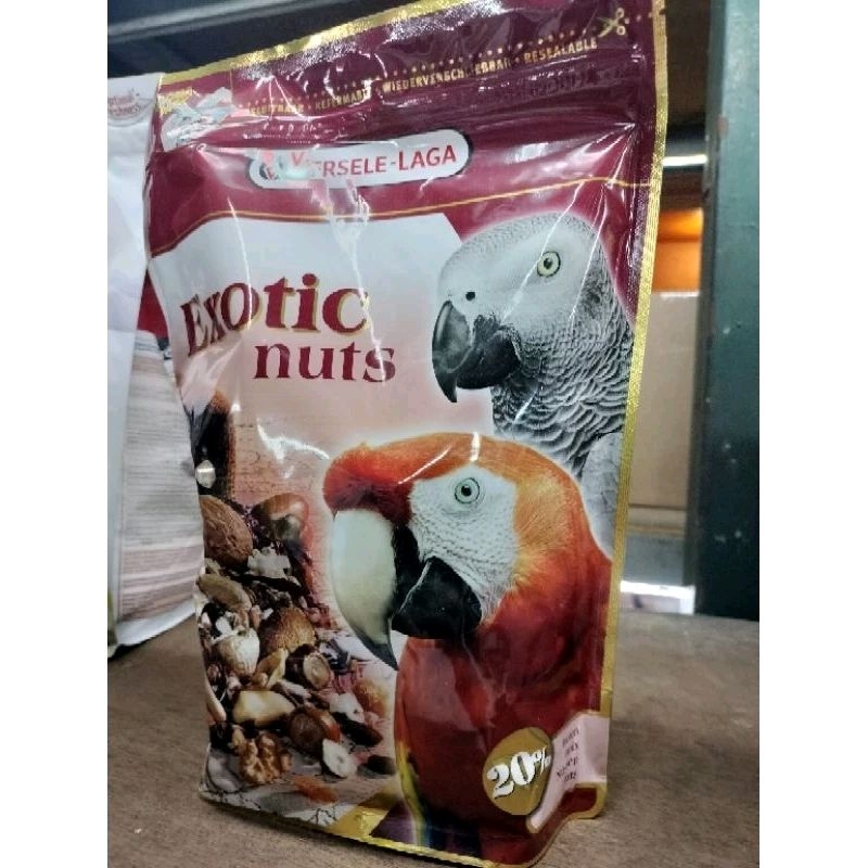 อาหารนก Exotic nuts ขนมถั่วรวมสำหรับนก/ 750g.