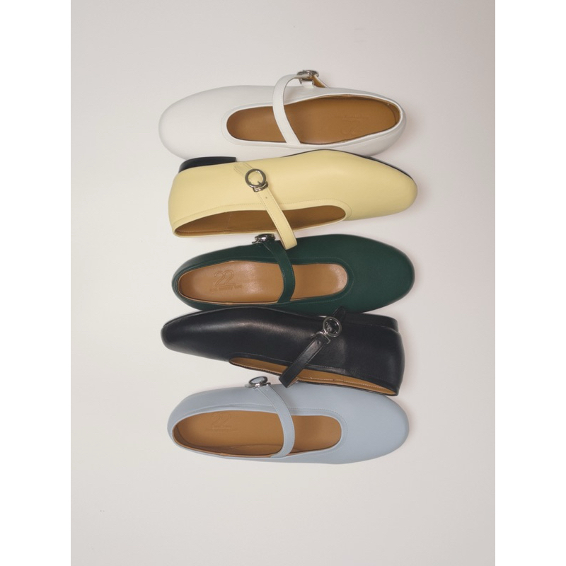 TwoTwentyTwo.stores “Envy” Mary Jane soft ballerina