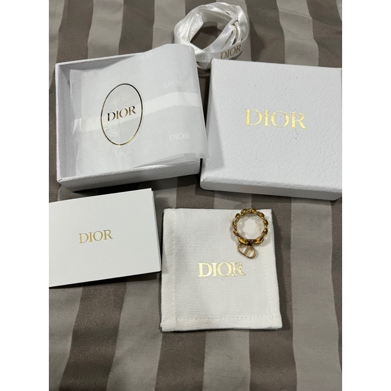 Dior ring แหวน Dior พร้อมกล่อง