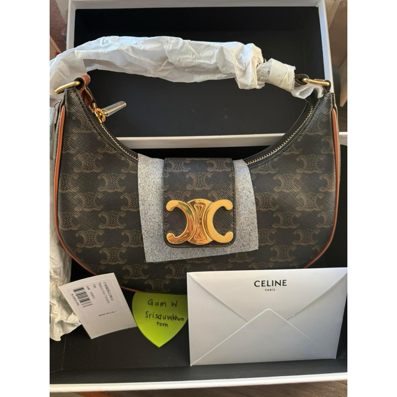 Like New 💯 Celine Ava Triomphe Bag y.23