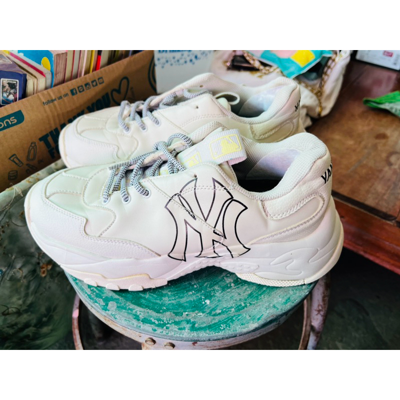 รองเท้าNyแท้ไซส้40-41