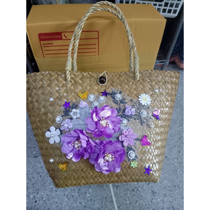 กระเป๋าสานกระจูด ตกแต่งดอกไม้ 3D ราคาถูกๆๆ