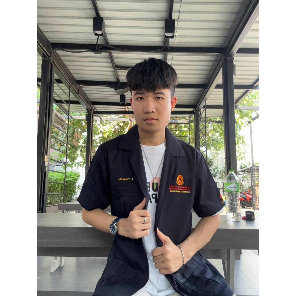 "ธีน์-ฟอร์ม"เสื้อช็อปพร้อมปักโลโก้มหาวิทยาลัย (กรุณาทักแชตเพื่อขอวิธีการวัดตัวออนไลน์)