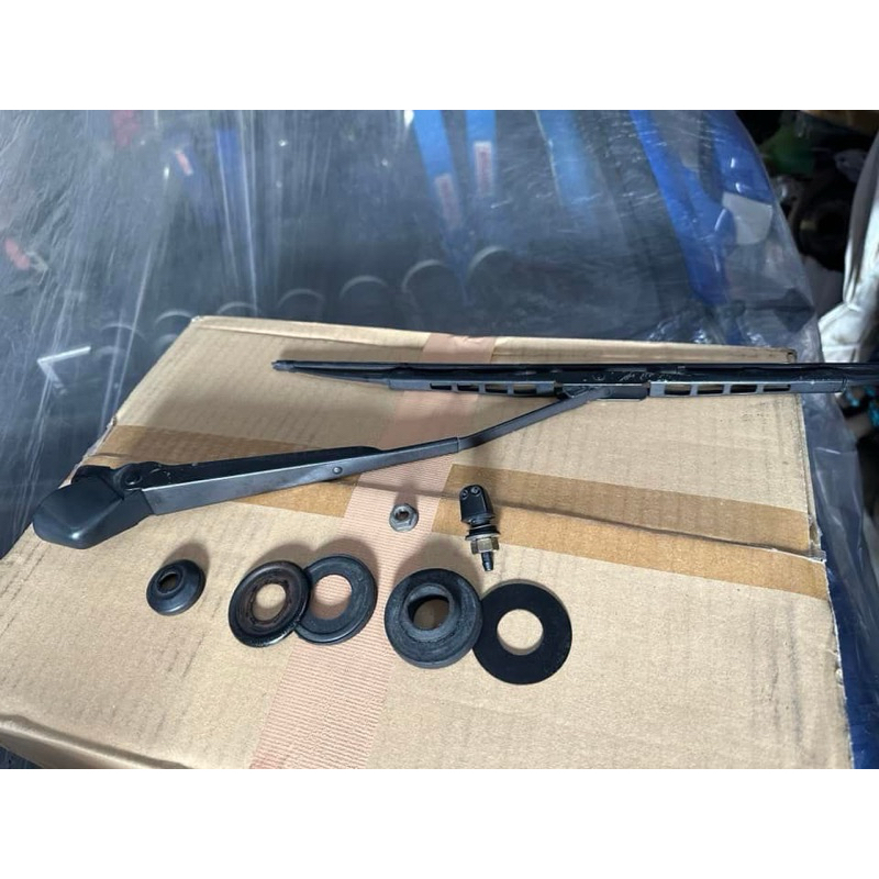 ชุดก้านปัดน้ำฝน ด้านหลัง r32gtr gts , a31