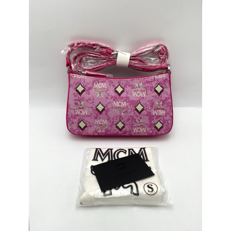 พร้อมส่ง Sale 6599 ถูกตาแตกแหกโค้ง MCM ช็อปคิง ขนาด : 13.0 x 22.0 x 5.0 ซม.