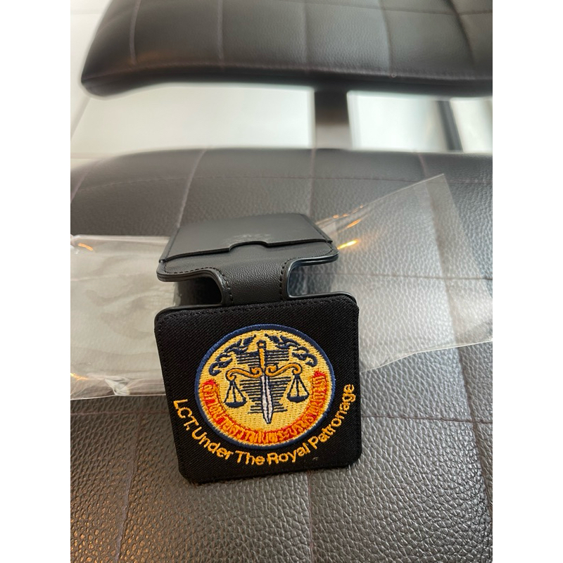 โลโก้หนัง(LCT)โลโก้สภาทนายความใช้สำหรับหนีบติดกระเป๋าเสื้อสูทได้ทุกรูปแบบ