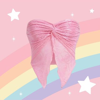 เกาะอก เทรนด์ของ y2k บิดเกลียวหน้า