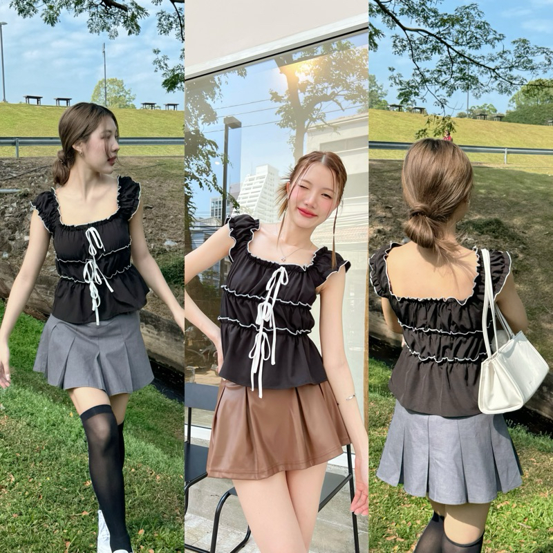 STOERY - Kimmy Top สีดำ ยางยืดทั้งตัว ตกแต่งโบว์ผูกสีขาว